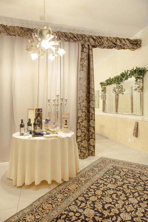 Albergo Roma ボルゴ・ヴァル・ディ・ターロ エクステリア 写真